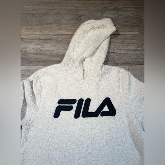 Men’s Fila pull over sweatshirt - Picture 2 of 4